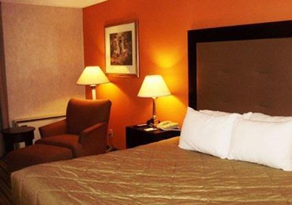 Quality Inn Виндзор Локс Экстерьер фото