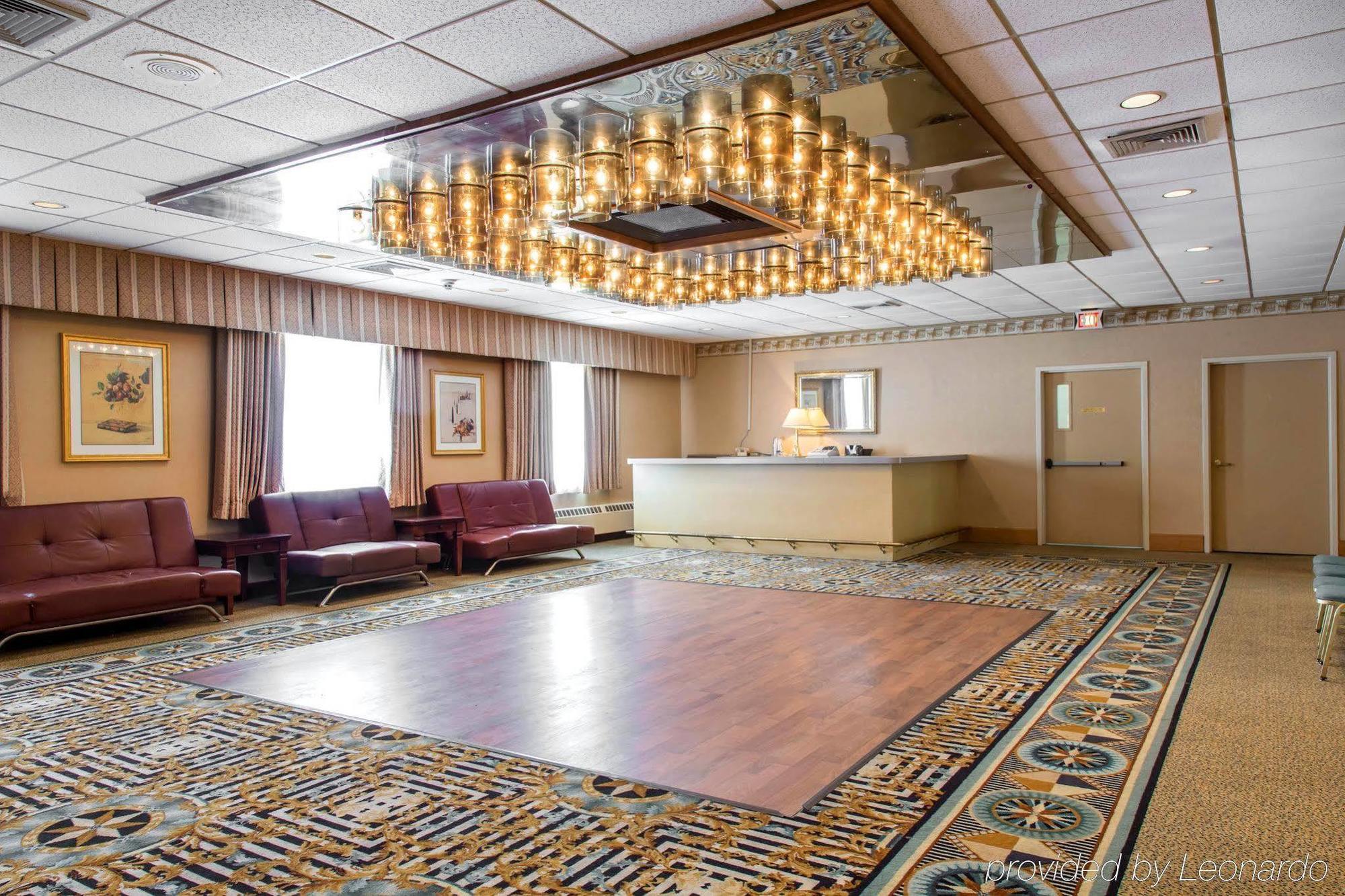 Quality Inn Виндзор Локс Экстерьер фото