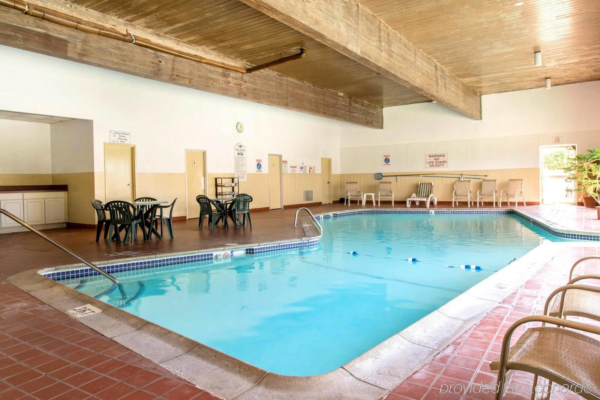 Quality Inn Виндзор Локс Экстерьер фото