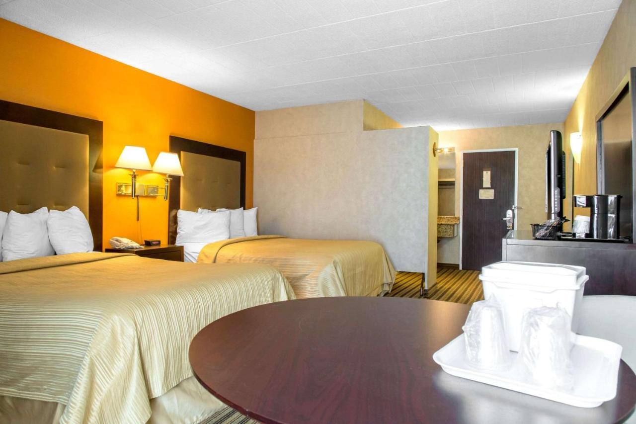 Quality Inn Виндзор Локс Экстерьер фото