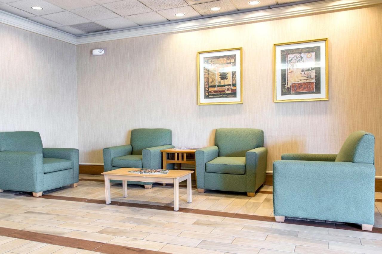 Quality Inn Виндзор Локс Экстерьер фото